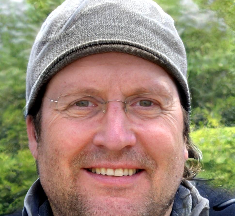 Jasper Torvaldsen, lead financial education instructor at moravelynto